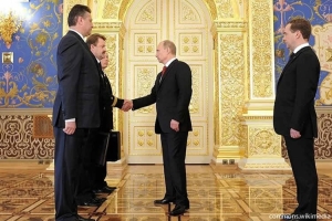 Кто носит «ядерные чемоданчики» за Путиным